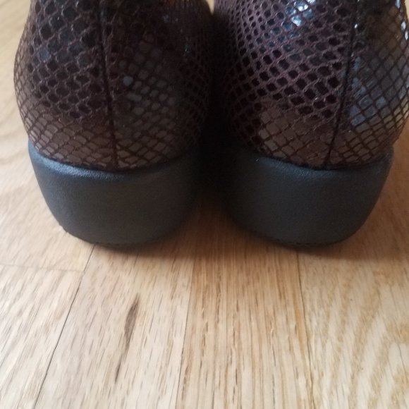 California Magdesians (R) - Picture 2 of 8